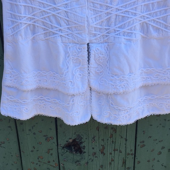 White embroidered blouse - Picture 4 of 7